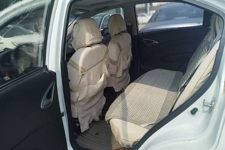 Used Chevrolet Sail 2013 Sedan 1.4L Manual - Youyi Happiness Edition Left Rear Seat