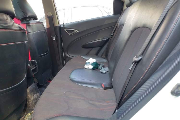Used Chevrolet Sail 2013 Sedan 1.4L Manual - Youyi Happiness Edition Left Rear Seat