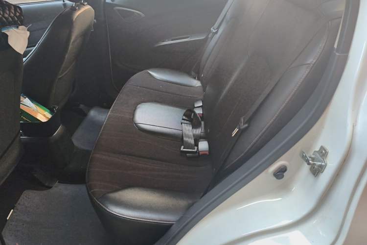 Used Chevrolet Sail 2013 Sedan 1.4L Manual - Youyi Happiness Edition Left Rear Seat