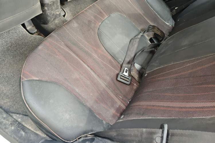 Used Chevrolet Sail 2013 Sedan 1.4L Manual - Youyi Happiness Edition Left Rear Seat