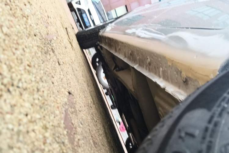 Used Chevrolet Sail 2013 Sedan 1.2L Manual Fashionable Happiness Edition Left Side Sill