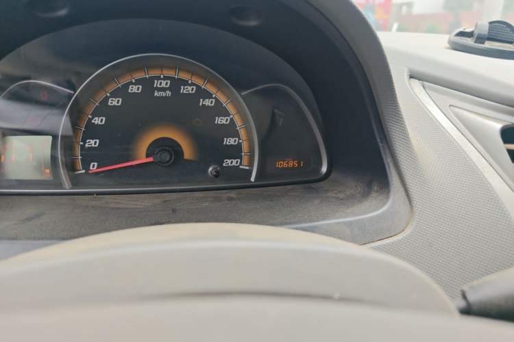 Used Chevrolet Sail 2013 Hatchback 1.2L Manual Warm Edition Odometer Close Up