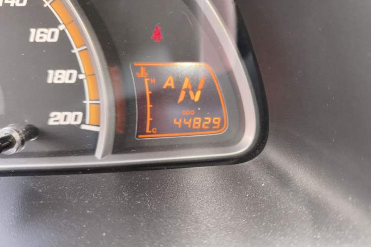 Used Chevrolet Sail 2013 Sedan 1.4L AMT Enjoy Edition Odometer Close Up