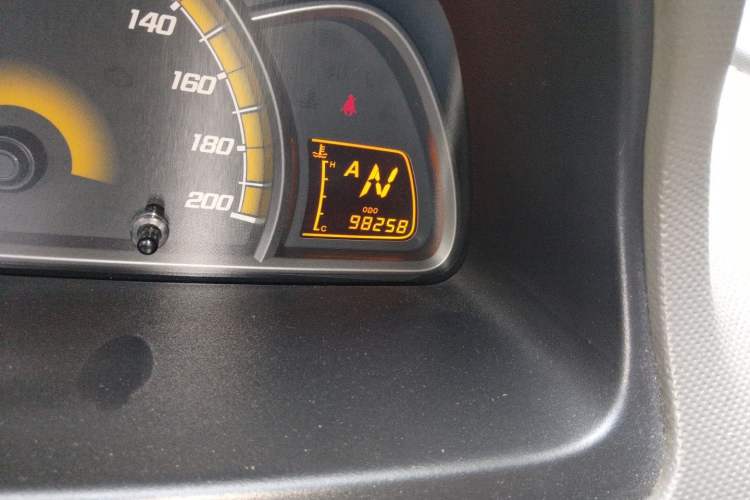 Used Chevrolet Sail 2013 Sedan 1.4L AMT Enjoy Edition Odometer Close Up