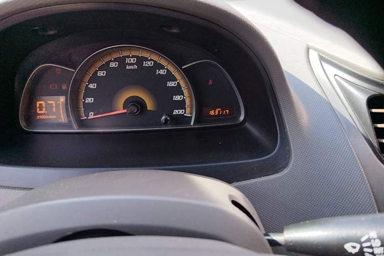 Used Chevrolet Sail 2013 Sedan 1.4L Manual Happiness Edition II Odometer Close Up