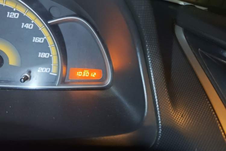 Used Chevrolet Sail 2013 Sedan 1.4L Manual Ideal Happiness Edition Odometer Close Up