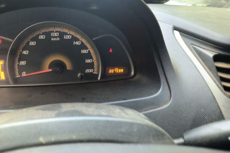 Used Chevrolet Sail 2013 Sedan 1.4L Manual Ideal Happiness Edition Odometer Close Up