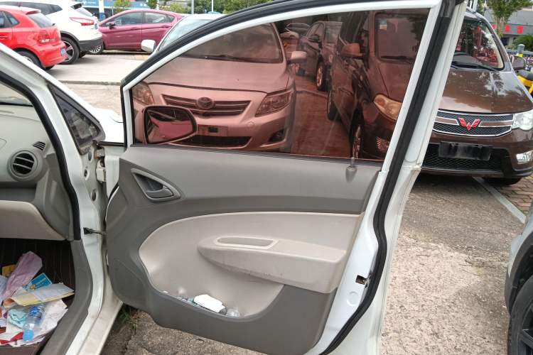 Used Chevrolet Sail 2013 Sedan 1.2L Manual Warm Edition Right Front Door Interior