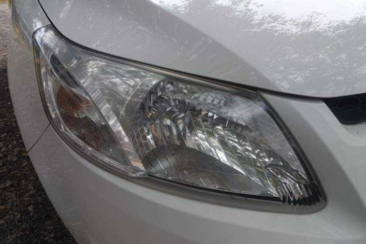 Used Chevrolet Sail 2013 Sedan 1.2L Manual Fashionable Happiness Edition Right Front Headlight