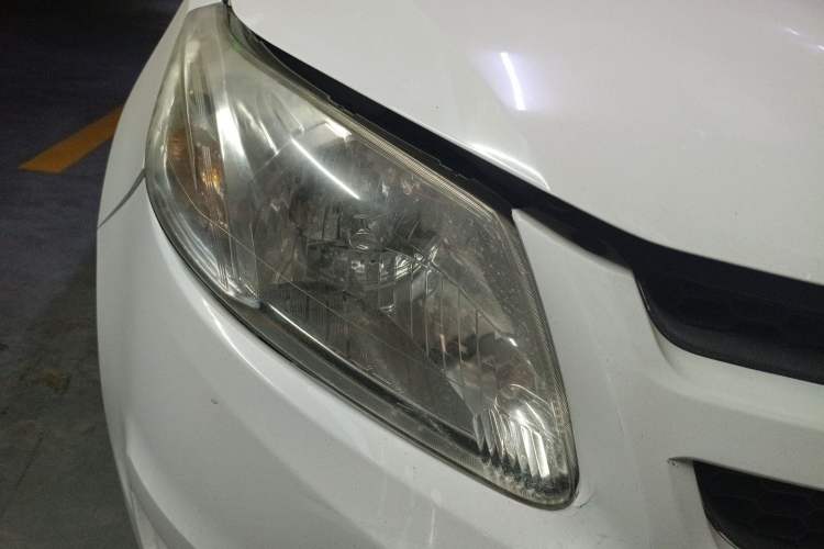 Used Chevrolet Sail 2013 Sedan 1.2L Manual Fashionable Happiness Edition Right Front Headlight