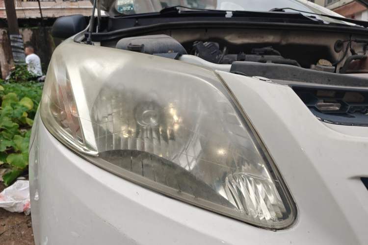 Used Chevrolet Sail 2013 Sedan 1.2L AMT Ideal Edition Right Front Headlight