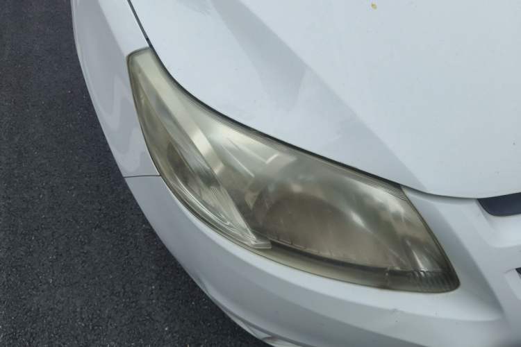 Used Chevrolet Sail 2013 Sedan 1.4L AMT Enjoy Edition Right Front Headlight