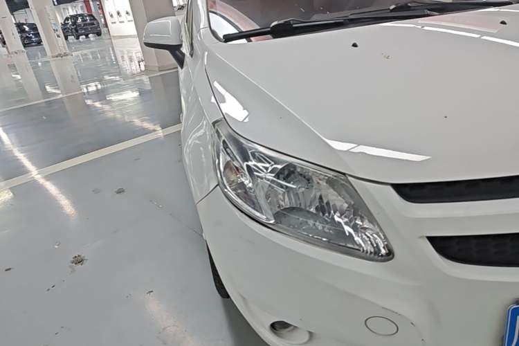 Used Chevrolet Sail 2013 Sedan 1.4L AMT Enjoy Edition Right Front Headlight
