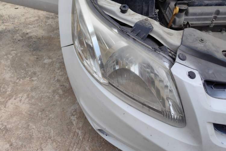 Used Chevrolet Sail 2013 Sedan 1.2L Manual Fashionable Happiness Edition Right Front Headlight