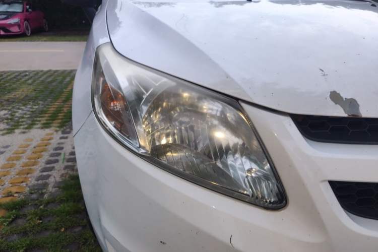 Used Chevrolet Sail 2013 Sedan 1.2L Manual Fashionable Happiness Edition Right Front Headlight