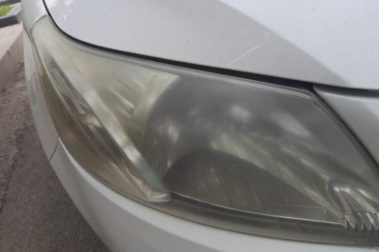 Used Chevrolet Sail 2013 Sedan 1.4L Manual Ideal Happiness Edition Right Front Headlight