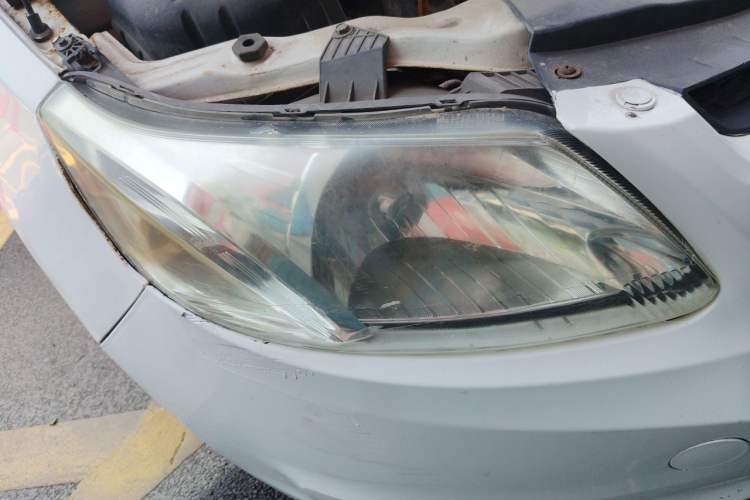 Used Chevrolet Sail 2013 Sedan 1.2L Manual Fashionable Happiness Edition Right Front Headlight