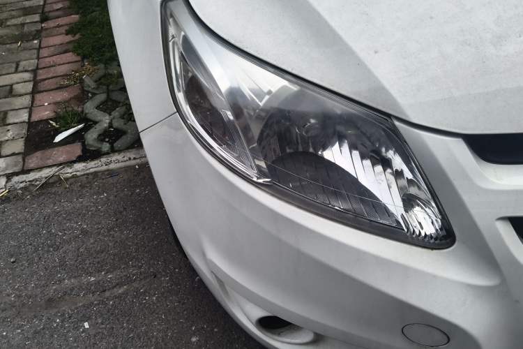 Used Chevrolet Sail 2013 Sedan 1.2L Manual Fashionable Happiness Edition Right Front Headlight