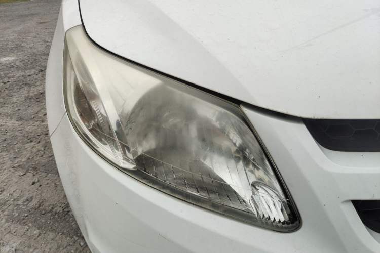 Used Chevrolet Sail 2013 Sedan 1.4L Manual Ideal Happiness Edition Right Front Headlight