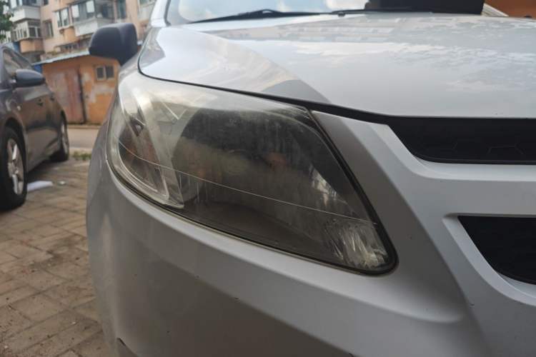 Used Chevrolet Sail 2013 Sedan 1.2L Manual Fashionable Happiness Edition Right Front Headlight