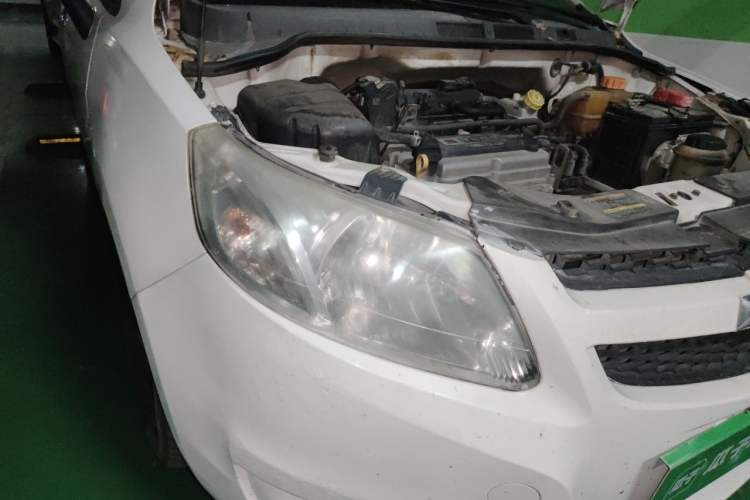 Used Chevrolet Sail 2013 Hatchback 1.2L AMT Ideal Edition Right Front Headlight