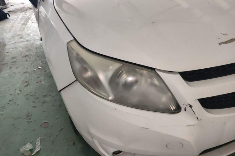 Used Chevrolet Sail 2013 Sedan 1.4L Manual Elegance Edition Right Front Headlight