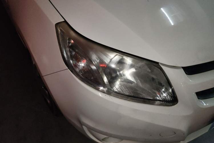 Used Chevrolet Sail 2013 Sedan 1.4L AMT Enjoy Edition Right Front Headlight
