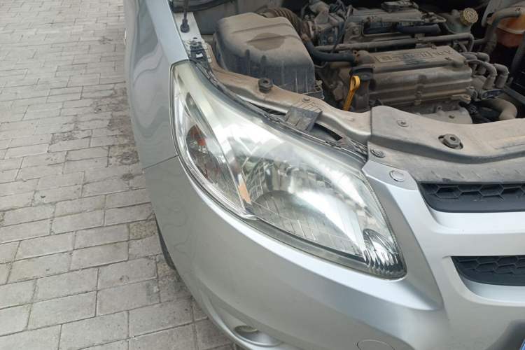 Used Chevrolet Sail 2013 Sedan 1.2L Manual Warm Edition Right Front Headlight