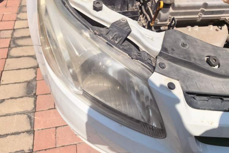 Used Chevrolet Sail 2013 Sedan 1.2L Manual Fashionable Happiness Edition Right Front Headlight