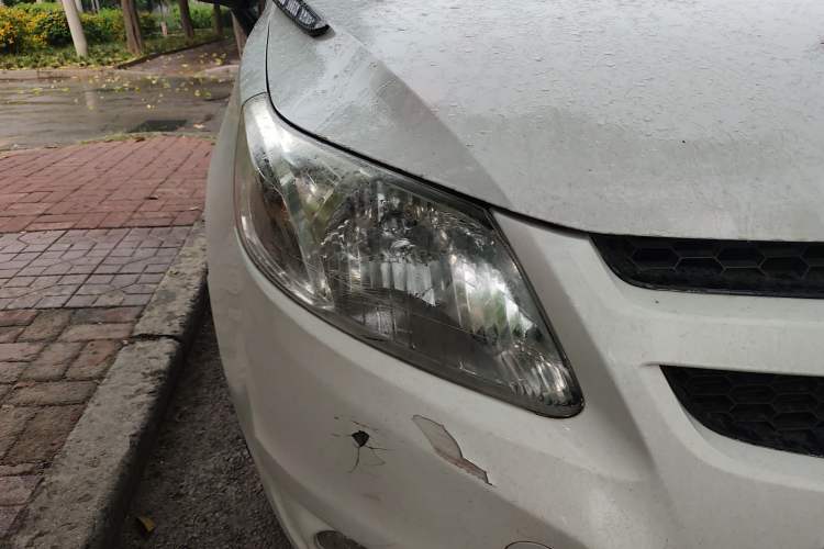 Used Chevrolet Sail 2013 Sedan 1.2L Manual Happiness Edition Right Front Headlight