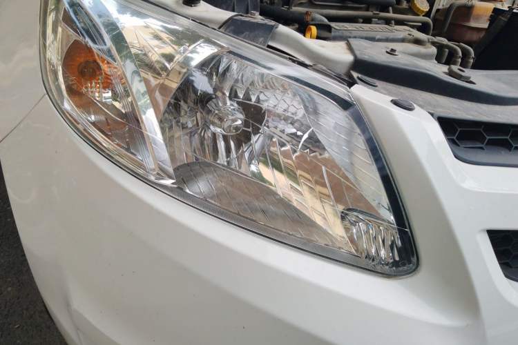 Used Chevrolet Sail 2013 Sedan 1.2L Manual Ideal Edition Right Front Headlight