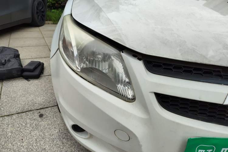 Used Chevrolet Sail 2013 Sedan 1.4L Manual Ideal Happiness Edition Right Front Headlight
