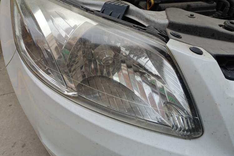 Used Chevrolet Sail 2013 Sedan 1.2L Manual Fashion Edition Right Front Headlight