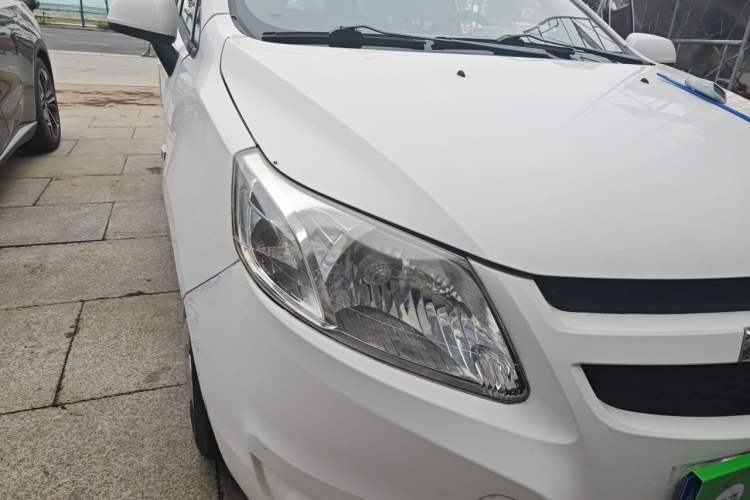 Used Chevrolet Sail 2013 Hatchback 1.4L Manual Enjoyment Edition Right Front Headlight