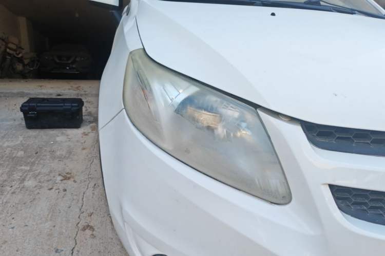 Used Chevrolet Sail 2013 Sedan 1.2L Manual Fashionable Happiness Edition Right Front Headlight