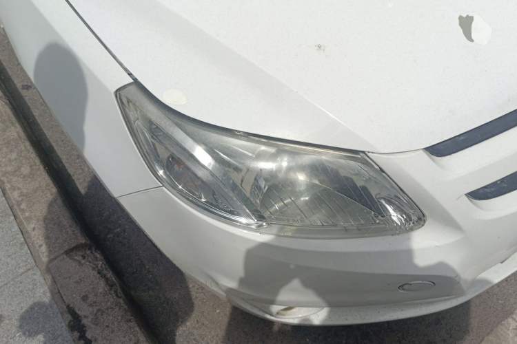 Used Chevrolet Sail 2013 Sedan 1.4L Manual - Youyi Happiness Edition Right Front Headlight