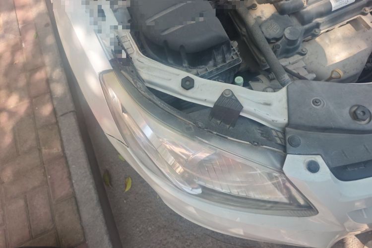 Used Chevrolet Sail 2013 Sedan 1.4L Manual Ideal Happiness Edition Right Front Headlight