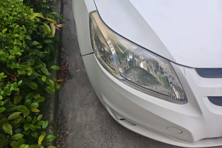 Used Chevrolet Sail 2013 Sedan 1.4L Manual Ideal Edition Right Front Headlight