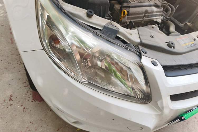 Used Chevrolet Sail 2013 Sedan 1.2L Manual Fashionable Happiness Edition Right Front Headlight