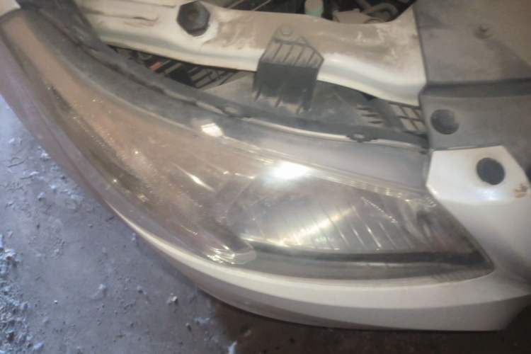 Used Chevrolet Sail 2013 Sedan 1.2L Manual Fashionable Happiness Edition Right Front Headlight