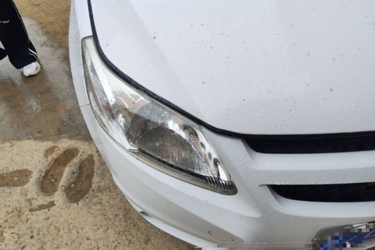Used Chevrolet Sail 2013 Sedan 1.4L Manual Happiness Edition II Right Front Headlight