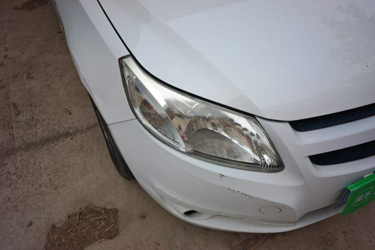 Used Chevrolet Sail 2013 Sedan 1.2L Manual Fashionable Happiness Edition Right Front Headlight