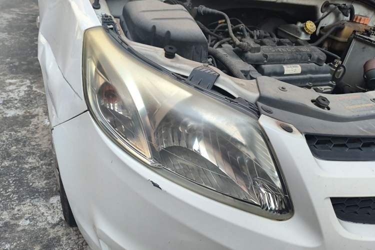 Used Chevrolet Sail 2013 Sedan 1.4L Manual - Youyi Happiness Edition Right Front Headlight