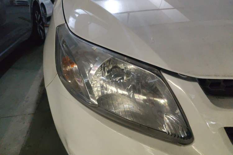 Used Chevrolet Sail 2013 Sedan 1.4L AMT Enjoy Edition Right Front Headlight