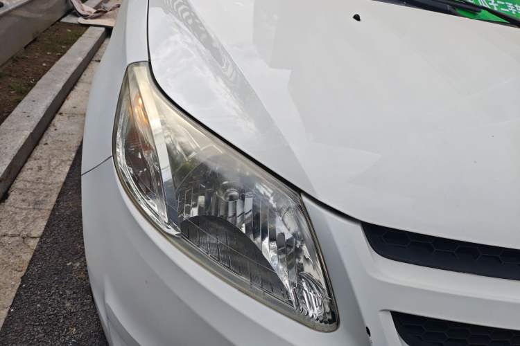 Used Chevrolet Sail 2013 Sedan 1.4L Manual - Youyi Happiness Edition Right Front Headlight