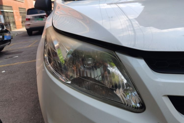 Used Chevrolet Sail 2013 Sedan 1.2L Manual Fashionable Happiness Edition Right Front Headlight