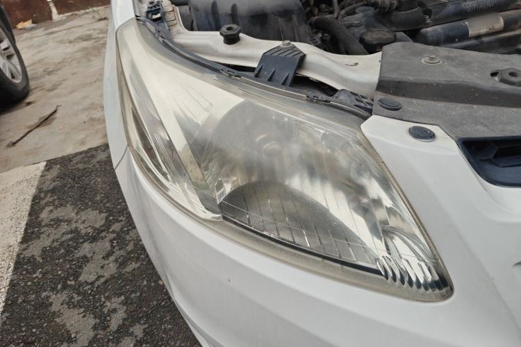 Used Chevrolet Sail 2013 Sedan 1.4L AMT Enjoy Edition Right Front Headlight