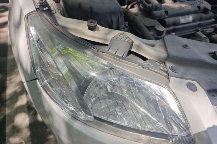 Used Chevrolet Sail 2013 Sedan 1.4L Manual Ideal Happiness Edition Right Front Headlight