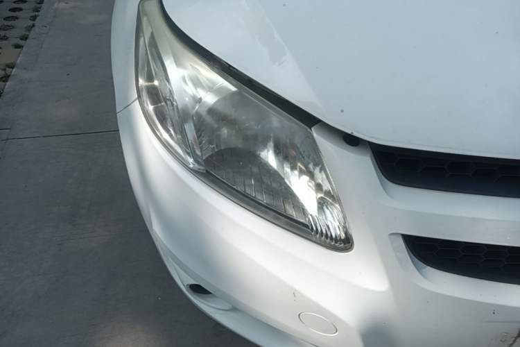 Used Chevrolet Sail 2013 Sedan 1.4L Manual Ideal Happiness Edition Right Front Headlight
