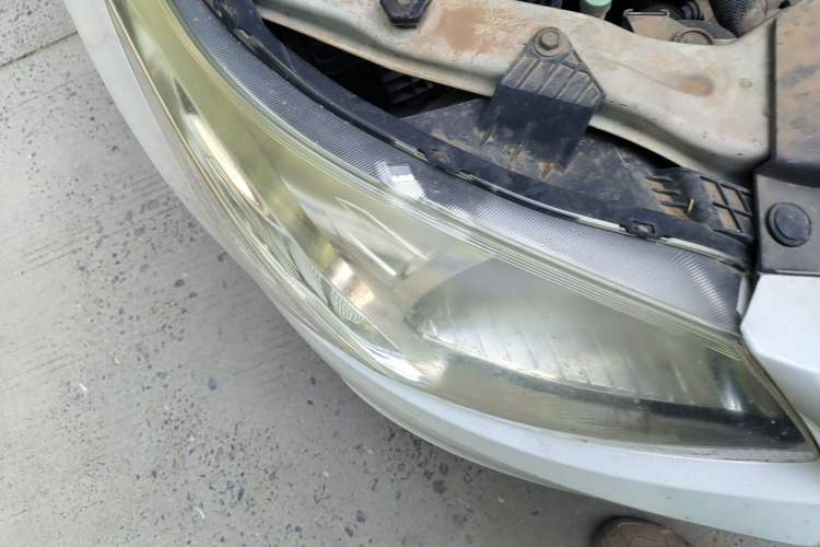 Used Chevrolet Sail 2013 Sedan 1.4L Manual Ideal Happiness Edition Right Front Headlight